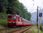 Lokomotiva: 180.018-4 | Vlak: EC 173 Vindobona ( Berlin Lichtenberg - Wien Südbf. ) | Místo a datum: Prackovice nad Labem 17.10.1994