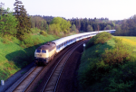 Lokomotiva: 218.417-6 | Vlak: IR 2068 ( Chemnitz - Oberstdorf ) | Msto a datum: Grobau 11.05.1994