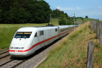 Lokomotiva: 401.077-3 | Vlak: ICE 5 ( Wiesbaden Hbf. - Interlaken Ost ) | Místo a datum: Kumm (CH) 19.06.2006