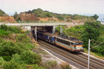 Lokomotiva: BB25646 | Vlak: 56946 ( Ventimiglia - Les Arcs-Draguignan ) | Místo a datum: Anthéor Cap Roux 14.06.1999