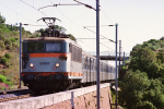 Lokomotiva: BB25667 | Vlak: 56914 ( Ventimiglia - Saint Raphaël-Valescure ) | Místo a datum: Anthéor Cap Roux 03.05.1996
