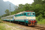 Lokomotiva: E424.303 | Vlak: R 10380 ( Novara - Domodosolla ) | Msto a datum: Cuzzago 22.06.2006