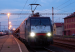 Lokomotiva: 189.154 ( PKP Cargo ) | Vlak: Nex 46777 ( Tychy Fiat - Torino Orbassano ) | Místo a datum: Petrovice u Karviné (CZ) 08.06.2011