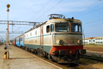 Lokomotiva: 40-0801-7 | Vlak: R 3084 ( Cluj Napoca - Sighisoara ) | Místo a datum: Teius 23.07.2015
