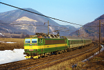 Lokomotiva: 162.002-0 | Vlak: R 421 Excelsior ( Cheb - Koice ) | Msto a datum: Vrtky 04.02.2002