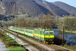 Lokomotiva: 162.008-7 | Vlak: Os 7857 ( ilina - Ruomberok ) | Msto a datum: Vrtky 15.11.2001