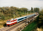 Lokomotiva: 350.001-4 | Vlak: EC 170 Hungaria ( Budapest Kel.pu. - Berlin Ostbf. ) | Místo a datum: Cerhenice (CZ) 06.09.2000