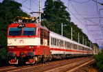 Lokomotiva: 350.001-4 | Vlak: EC 172 Vindobona ( Wien Südbf. - Hamburg-Altona ) | Místo a datum: Starý Kolín (CZ) 29.04.2005