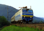 Lokomotiva: 350.004-8 | Vlak: R 470 Pannonia ( Bucuresti Nord - Praha hl.n. | Místo a datum: Tišnov 18.05.1993
