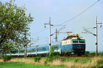 Lokomotiva: 350.013-9 | Vlak: EC 175 Comenius ( Hamburg-Altona - Budapest Kel.pu. ) | Místo a datum: Potěhy (CZ) 24.04.2000