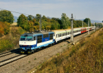Lokomotiva: 350.014-7 | Vlak: EC 131 Polonia ( Warszawa Wsch.  -Budapest Kel.pu. ) | Místo a datum: Osek nad Bečvou (CZ) 05.10.2004