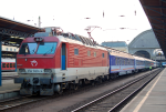 Lokomotiva: 350.020-4 | Vlak: EN 476 Metropol ( Budapest Kel.pu. - Berlin Hbf. ) | Místo a datum: Budapest Kel.pu. (H) 19.08.2013