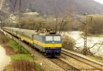 Lokomotiva: 363.152-0 | Vlak: R 607 Liptov ( Bratislava hl.st. - Košice ) | Místo a datum: Vrútky 07.04.1998