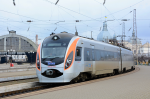 Lokomotiva: HRCS2-003 | Vlak: IC+ 705 ( Kyiv-Pasazhyrskyi - Przemysl ) | Místo a datum: Lviv 15.11.2018